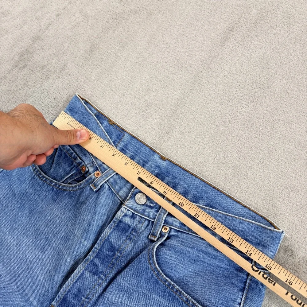 Vintage Levis 501 Jeans Men 30x33 (Tag 31x34) Blue Denim Button Fly Made Hungary